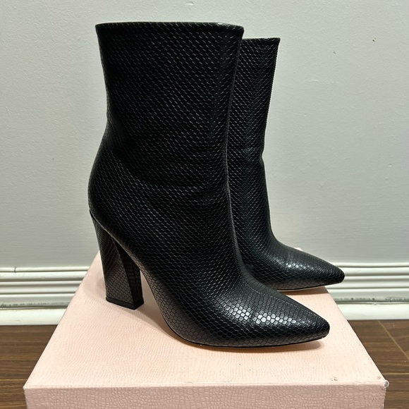 simmi london Shoes - Simmi London faux leather snakeskin heeled boots size 6